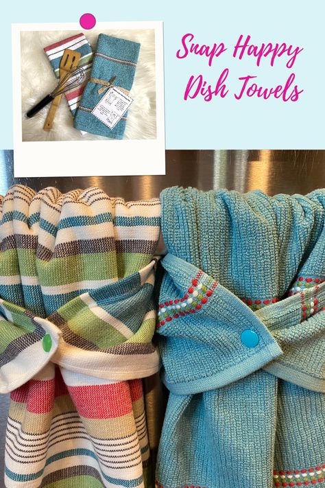Quickly and easily add a snap to a dish towel for the perfect Mother's Day, housewarming or anytime gift. These towels look fantastic hanging up and even better, they won't fall on the floor! There's even a video tutorial and a free printable gift instruction tag to explain how to hang the towel up. Snap Kitchen Towels, Kitchen Towels With Snaps, Kitchen Towels Hanging With Snaps, Couture, Tela, Snappy Dish Towel Diy, Towels With Snaps, Kitchen Towel With Snaps, Hanging Kitchen Towel With Snaps