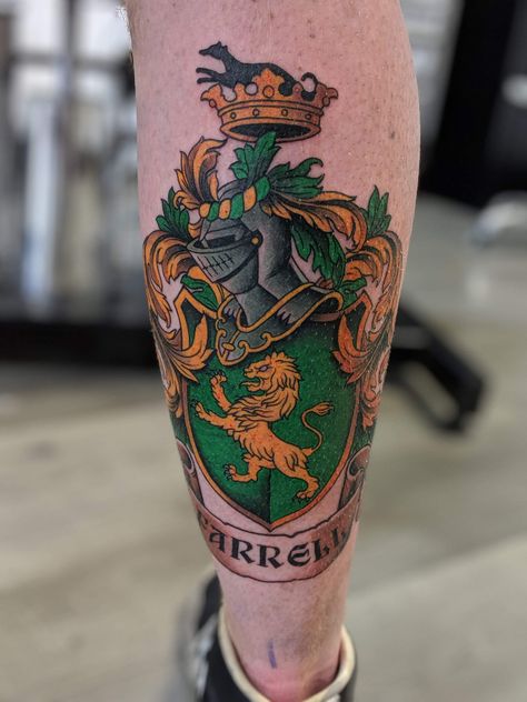Family First Tattoo, Coat Of Arms Tattoo, Family Crest Tattoo, Arm Tattoos Forearm, Arms Tattoo, Crest Tattoo, Harry Tattoos, School Crest, Best Tattoo Ideas For Men