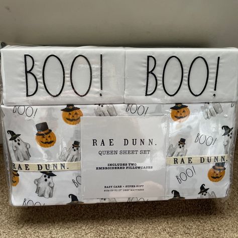 New Rae Dunn Spooky Boo! Halloween Queen Size Sheet Set White Pumpkins Ghosts Fast Shipping. Twin Size Also Available See Closet! 5 Star Poshmark Seller Halloween Witch Cauldron, College Dorm Room Inspiration, Twin Halloween, Peanuts Halloween, Queen Bed Sheets, Queen Size Sheets, Halloween Queen, Dorm Room Inspiration, King Sheets