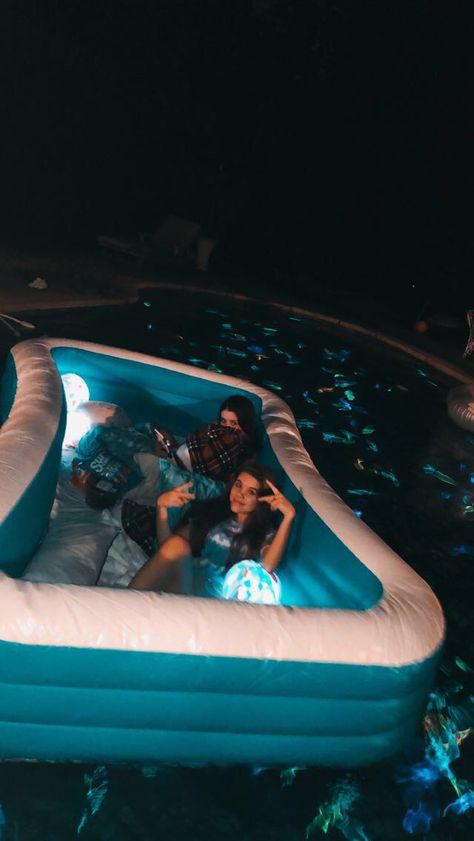 Pool Sleepover, Vsco Sleepover, Fun Sleepover Activities, Sleepover Aesthetic, Pool Movie, Aesthetic Heart, Friendship Photos, Fake Life, Tiktok Account