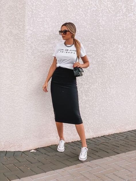 9 Cute Ideas On How To Style A Slip Skirt - Chic In Cubicles Long Shirt With Leggings Outfit, Outfits With Pencil Skirts Casual, T Shirt Dress Business Casual, Sneaker Fashion Women's Outfits, Long Skirt With Sneakers, Long Pencil Skirt Outfits, Denim Skirt Looks, Skirt From Jeans, Style Your Shirt