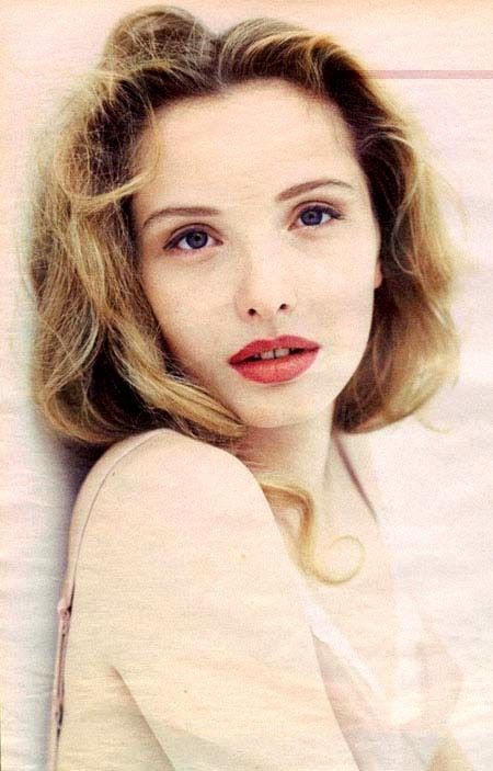 Julie Delpy Julie Delpy, Emmanuelle Béart, Star Francaise, Isabelle Huppert, Celebrity Wallpapers, French Actress, French Women, Hollywood Celebrities, Celebrities Female