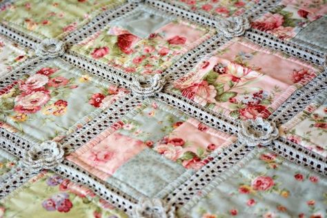 Crochet Squares, Crochet And Fabric, Quilt Crochet, Rose Quilt, Crochet Quilt, Crochet Fabric, Blanket Patterns, Quilt Kits, Quilt Kit