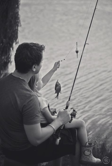 I Created Father's Day Photo Series To Show Different Types Of Dads Pai, Step Dad Aesthetic, Dad Aesthetic, Father Daughter Photography, Dad Pictures, Mom Problems, Fishing Photos, Baby Fish, Career Inspiration