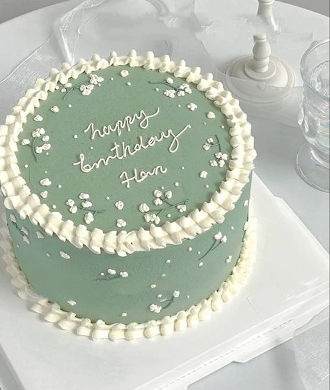 Green Birthday Cakes, 19th Birthday Cakes, Sweet Sixteen Cakes, Small Birthday Cakes, 14th Birthday Cakes, 15th Birthday Cakes, 17 Birthday Cake, Vintage Birthday Cakes, 13 Birthday Cake