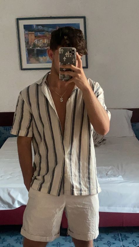 Style For Buff Men, Men Euro Summer Outfit, Casual Preppy Mens Fashion, European Fashion For Men, Mens Comfy Outfits Summer, Mens Gentleman Fashion, Men Fashion Vacation, Outfits Ideas Men Summer, Men’s Tulum Outfits