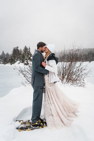 A guide to finding your perfect elopement wedding dress with advice for shopping, store and designer recommendations, and my favorite dress picks of 2022. #elopementdress #weddingdress #elopementweddingdress Elopement Wedding Dress, Elopement Wedding Dresses, Bridal Tops, Unity Ceremony, Wedding Dress Guide, Elopement Dress, Elopement Ceremony, Dress Guide, Elopement Locations