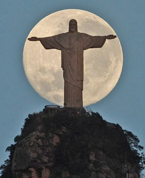 https://flic.kr/p/bgTCPV | Christ The Redeemer | Christ The Redeemer. Christ The Redeemer Brazil, Christ The Redeemer Statue, Jesus Statue, Christ The Redeemer, Seven Wonders, Beautiful Moon, 판타지 아트, Jolie Photo, E Card