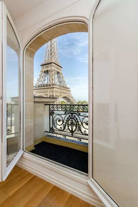 French Apartment Exterior, Paris Penthouse, Apartments In Paris, Paris Background, Paris House, Paris Flat, Modern Penthouse, Luxurious Apartment, Apartment Exterior