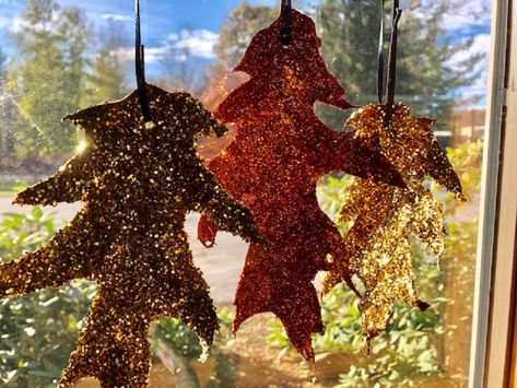 Glitter Leaves, Faux Leaf, Diy Glitter, Glitter Glue, Glitter Diy, Spray Adhesive, Oak Leaves, Inexpensive Gift, Glue Crafts