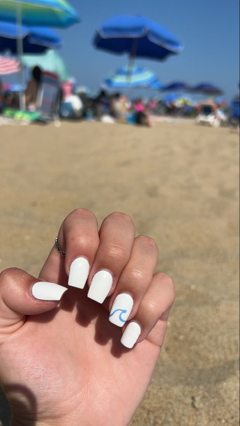 Beach Nail Ideas Simple, Surf Nails, Beachy Summer Nails, Wave Nail Design, Hawaii Nails, Cruise Nails, Teen Nails, Florida Nails, Beach Nail Art