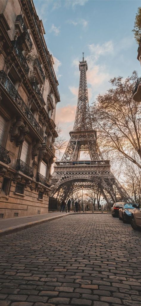 Eiffel Tower under blue sky during daytime #france #paris | Fotos de paisagem, Fotografia de paisagem, Fotos Paris Wallpaper Iphone, France Tower, Paris Background, Europe Wallpaper, Torre Eiffel Paris, France Landscape, Paris Tower, Eiffel Tower Photography, France Eiffel Tower