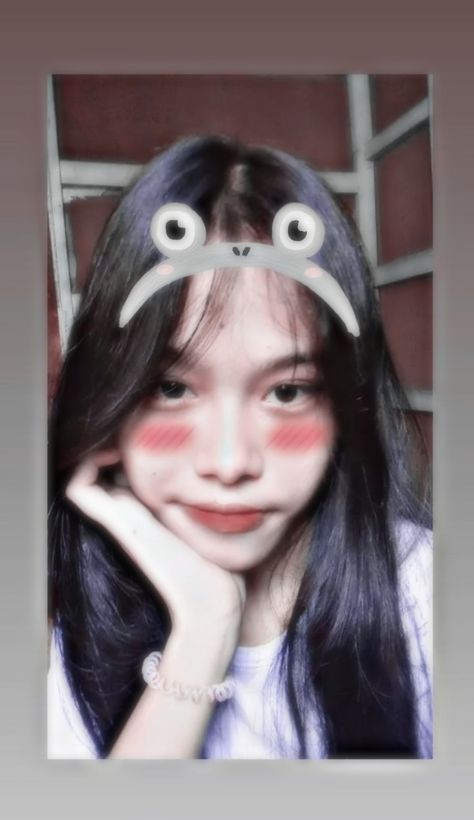 Myanmar girl 🐸✨ နို့ပုံများ Myanmar, Myanmar Cute Girl, Girl Myanmar, Bandage On Hand Dpz, Funny Anime Couples, Hand Dpz, Mobile Cartoon, Owls Wallpaper, Profile Dark