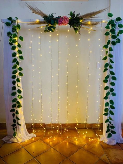 Easy Stage Decoration Ideas, Easy Simple Ganpati Decoration, Ganpati Easy Decoration, Backdrop Ideas For Ganpati Decoration, Simple Backdrop Decorations Birthday, Birthday Decorations Background, Ganpati Backdrop Ideas Diy, Simple Background Decoration Ideas, Simple Stage Decorations At Home