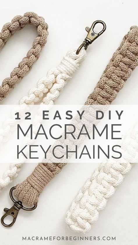 Macrame Keychain Pattern Macrame Keychain Tutorials, Macrame Keychain Patterns, Easy Macrame Keychain, Keychain Diy Easy, Macrame Key Chains, Small Macrame Projects, Diy Macrame Keychain, Diy Wristlet, Easy Diy Macrame