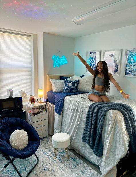 Freshman, Blue dorm at howard university