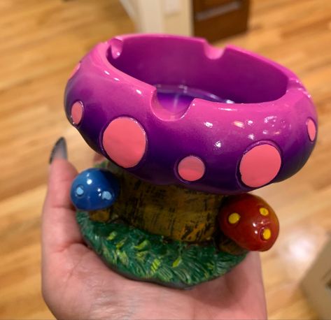 Fimo, Cute Ash Tray Clay, Clay Ashtrays Ideas, Clay Ash Trays Ideas, Ceramics Tray Ideas, Polymer Clay Ashtray Ideas, Clay Crafts For Stoners, Mushroom Ashtray Clay, Air Dry Clay Ideas Mushroom