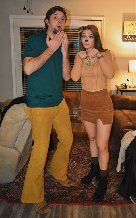 Scooby Doo Costumes Diy, Scooby Doo And Shaggy Costume, Scooby And Shaggy Costume, Fantasia Scooby Doo, Scooby Doo Costumes Women, Shaggy And Scooby Costumes, Scooby Halloween Costumes, Marauders Halloween, Velma And Shaggy Costume