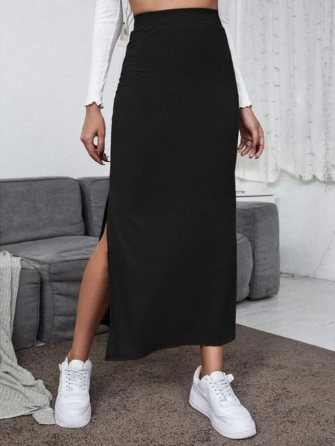 Pencil Skirt Outfits Casual, Skirt Outfit Casual, Split Thigh Skirt, Thigh Skirt, Rok Outfit, Black Skirt Outfits, Long Pencil Skirt, Long Skirt Outfits, Pencil Skirt Outfits