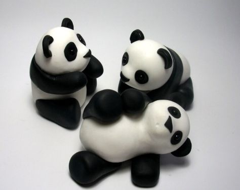 Quernus panda Fimo, Panda Bear Cake, Panda Cake, Panda Cakes, Panda Party, Kid Experiments, Polymer Clay Sculptures, Wood Carving Designs, Panda Love