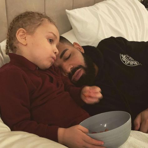 Father Son Photos, Drake Photos, Drake Wallpapers, Drake Drizzy, Ciara And Russell Wilson, Harper Beckham, Penelope Disick, Drake Graham, Paula Abdul