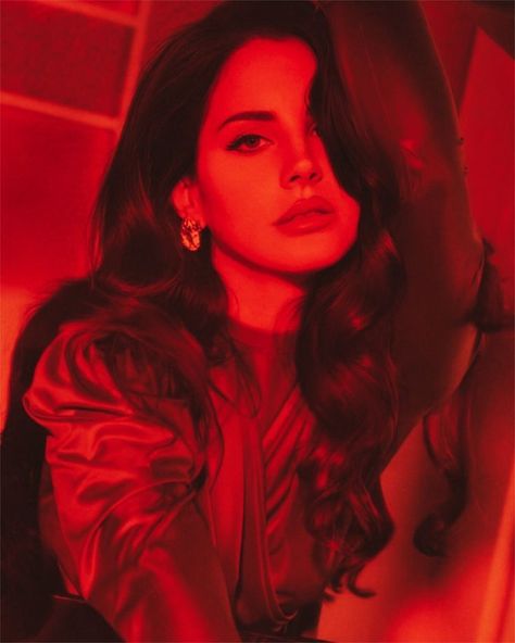 Lana Del Rey, Lana Red Hair, Lana Del Ray Hot Pics, Lana Red Aesthetic, Lana Del Rey Hot Pics, Red Lana Del Rey Wallpaper, Lana Del Rey Red, Lana Aesthetic, Lana Del Rey Pictures