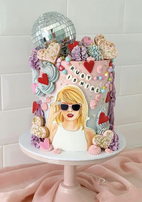 Taylor Swift Birthday Cake, Bolo Taylor Swift, Taylor Swift Cake, Taylor Swift Birthday Party Ideas, 25th Birthday Cakes, 10 Birthday Cake, Taylor Swift Party, Taylor Swift Birthday, 9th Birthday Parties