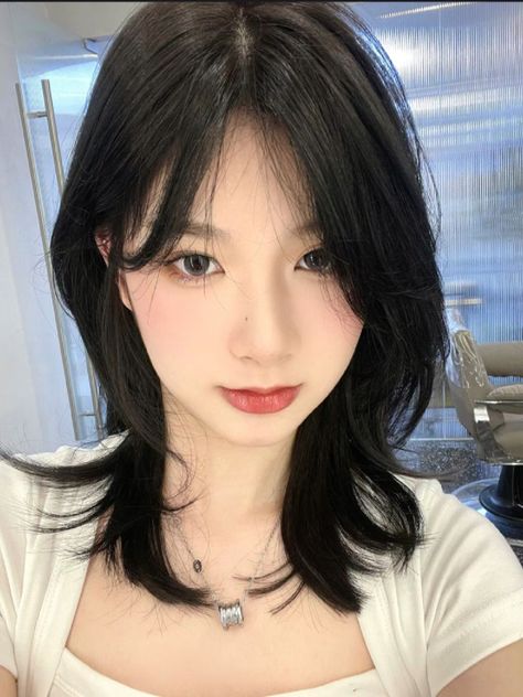 Pretty Hair Cuts, Ulzzang Hair, Asian Haircut, Korean Short Hair, Hair Inspiration Short, Hairstyles For Layered Hair, Asian Short Hair, Short Hair Syles, Haircuts For Medium Hair