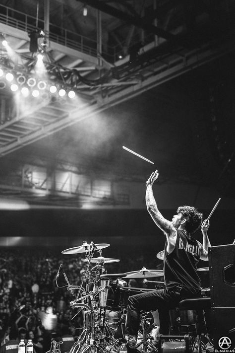 Hd Black Wallpaper, Drums Wallpaper, Seni Pop, Drum Music, Band Photography, A Day To Remember, Concert Photography, Music Aesthetic, Drum Set