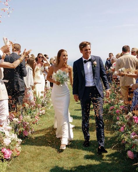 Maggie Del Presto on Instagram: "6.25 🕊 it was perfect thank you to the amazing people for bringing it all to life planner & creative @kdawsonevents photography @sammblake / @theweddingartistsco florals @birdsofaflower paper @emilyroseink makeup @jeanniev hair @libbybeatrix catering @nantucketcateringcompany many more photos to come ✨" Nantucket Wedding, East Coast Wedding, Lakeside Wedding, Coastal Wedding, Wedding Mood Board, Wedding Goals, Wedding Mood, Amazing People, Dreamy Wedding