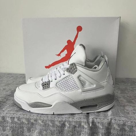 Air Jordan 4 Retro White Oreo 2021 Unisex Sneakers Air Jordan 4 Retro White Oreo, White Oreo Jordan 4 Fits, Jordan 4s Black And White, White Jordans 4s, Oreo Jordan 4’s, White Oreo Jordan 4, Jordan Shoes 4, Jordan Retro 4 Mujer, Jordan 4s White Oreo