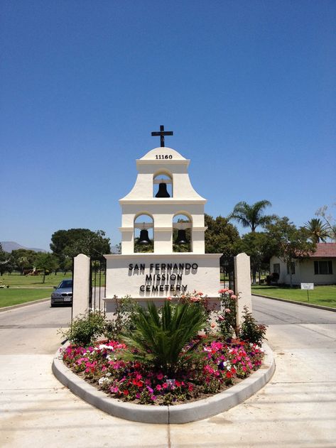 Find A Grave - Millions of Cemetery Records and Online Memorials Los Angeles, Tujunga California, Betty Compson, Evelyn Brent, San Fernando Mission, Walter Brennan, Tyler Moore, Brown Pride, 21 September