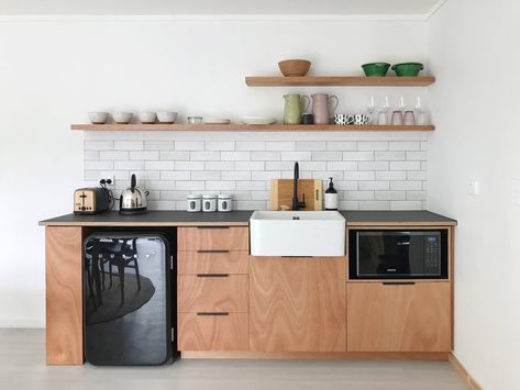 SMALL AND MINIMALISTIC AIRBNB KITCHENETTE — Motide Raglan Airbnb Kitchenette, Dish Drawer, Studio Kitchenette, Basement Laundry Room Makeover, Dish Drawers, Kitchenette Design, Basement Kitchenette, Small Kitchenette, Modern Minimalist Kitchen