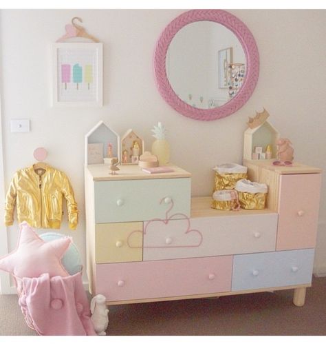 IKEA hack Danish Pastel Nursery, Pastel Toddler Girl Room, Pastel Toddler Room, Pastel Nursery Ideas, Rainbow Kids Bedroom, Girls Room Accessories, Pastel Playroom, Deco Pastel, Rainbow Bedroom