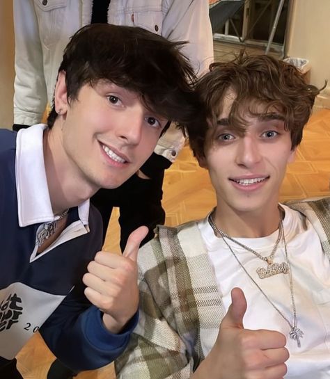 Wavy Hair, Hair Styles, Bryce Hall, Josh Richards, Cute Selfie Ideas, Cute Gay, Influencer, Purse