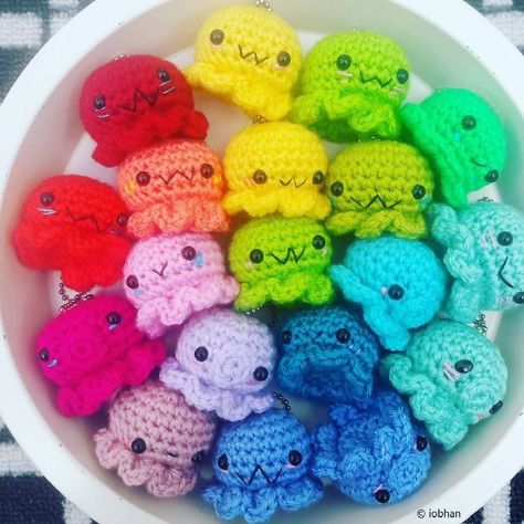 Takochu Octopus Free Crochet Pattern #crochetoctopus Free Crochet Pattern Octopus, Fun Stuff To Crochet, Small Arigumi Crochet, Cute Free Crochet Patterns, Crochet Octopus Free Pattern, Crochet Mini Octopus, Octopus Crochet Pattern, Awesome Crochet, Crochet Octopus