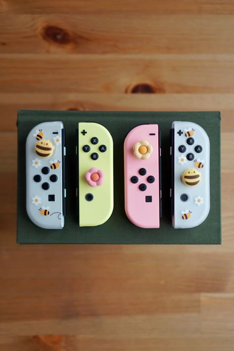 Custom Joycons Aesthetic, Soft Gaming Aesthetic, Nintendo Switch Skin Aesthetic, Custom Switch Nintendo, Nintendo Switch Customization, Switch Customization, Nintendo Joycons, Cute Nintendo Switch Accessories, Custom Joycons