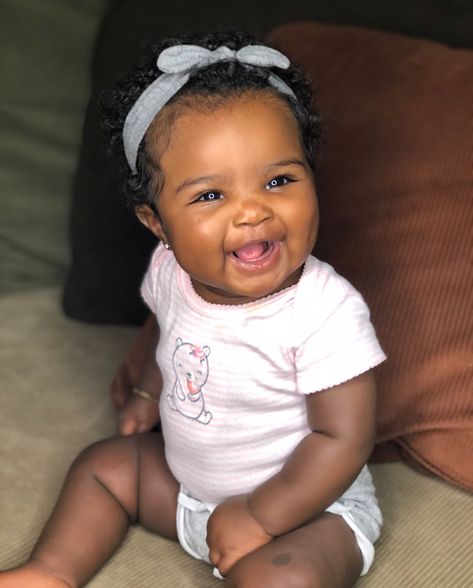 Cutie alert 🚨 😍 @arialmccain Babies Fashion, Cute Mixed Babies, Cute Black Babies, Black Baby Girls, Beautiful Black Babies, Baby Wallpaper, Mommy Baby, Mixed Babies, Black Babies