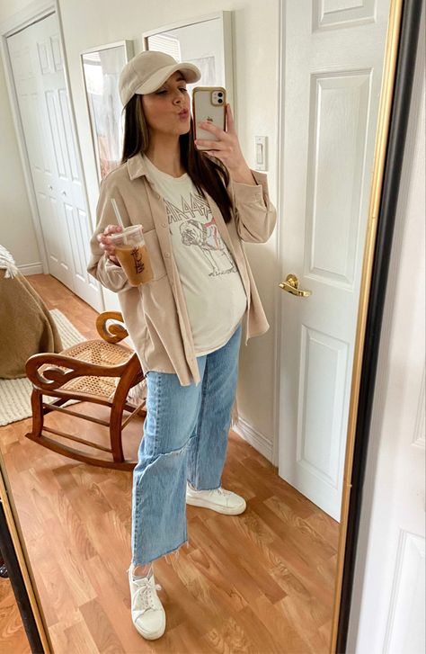 Stylish maternity outfit ideas Everyday Outfits For Pregnant Women, T Shirt Maternity Outfit, Maternity Neutral Outfit, Wide Leg Jeans Maternity Outfit, Bachelorette Casual Outfit Ideas, Skater Maternity Outfits, Wide Leg Maternity Outfit, Concert Outfit For Pregnant Women, Vegas Pregnant Outfit