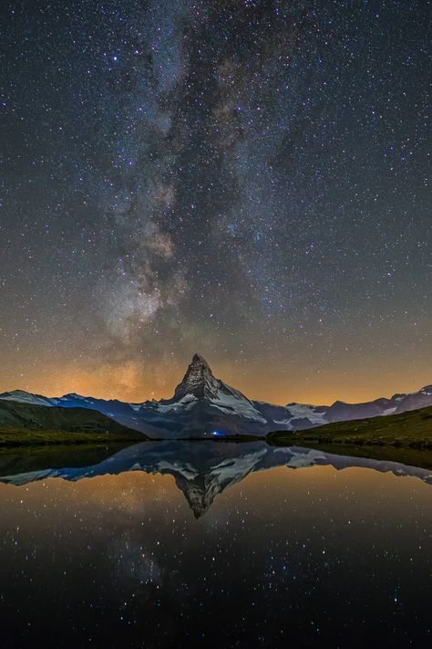 Matterhorn, Switzerland Northern Lights Wallpaper Iphone, Green Wallpaper Phone, Switzerland Wallpaper, Astronomy Galaxy, Northern Lights Wallpaper, Galaxy Constellation, Mountains Night, Matterhorn Switzerland, Space Landscape