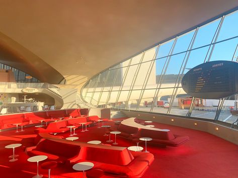 What Staying at the TWA Hotel is Really Like Twa Hotel, Retro Interior Design, Futuristic Interior, Rooftop Restaurant, Retro Interior, Age 50, Hotel Guest, Dressed To The Nines, The Golden Age