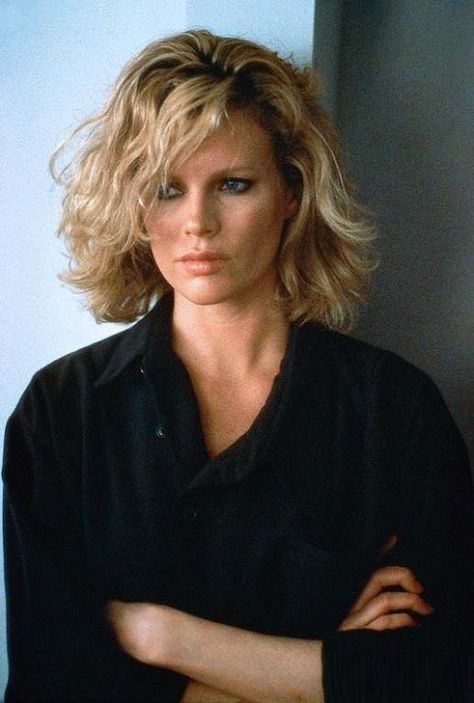 Kim Basinger in '9 1/2 Weeks'. The hair the makeup everything: Kim Basinger, Actrices Hollywood, Beauty Icons, Classic Beauty, Most Beautiful Women, Beautiful Face, Hair Inspiration, Beautiful People, Hair Hair