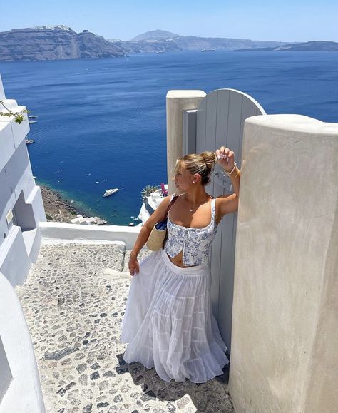 Mamamia Outfits, Mood Board Travel, Greece Summer Outfits, Athens Beach, Greece Vacation Outfit, Santorini Outfit, Amalfi Beach, Greece Girl, Greece Outfits