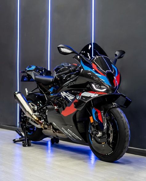 Bmw Motorcycles, Bmw M1000rr, Mobil Bmw, Motos Bmw, Image Moto, Kawasaki Bikes, Sports Bikes, Cafe Racing, Couples Goals