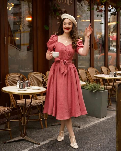 Elegant Vintage Outfits, Vestidos Aesthetic Vintage, Romantic Aesthetic Outfit, Romantic Style Aesthetic, Casual Parisian Outfits, 50s Inspired Outfits, Romantic Clothing Style, 50s Clothing, Tea Party Outfits