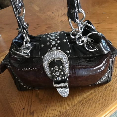 New Rhinestone Purse With Tags. Never Used. No Stones Missing. In Great Condition Thrifted Purses, Rhinestoned Things, 2000s Purse, Punk Purse, Bedazzling Ideas, Aesthetic Purse, Mcbling Fashion, Rhinestone Purse, Camo Bag