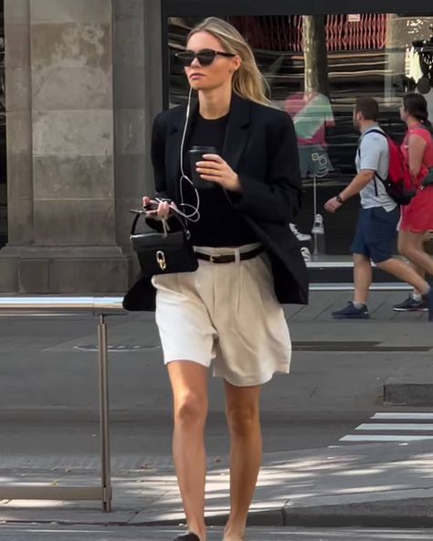 Tailored Shorts Are the Summer Trend That Is Everywhere | Who What Wear Weekend Outfit, Tailored Shorts Outfit, Dressy Shorts Outfits, Shorts Outfits Women, Dressy Shorts, Shorts Outfits, Tailored Shorts, Elegant Top, Fashion People