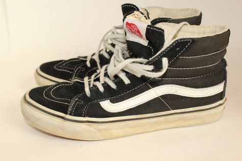 VANS Off the Wall Black Suede Sk8 Hi Top Shoes Women's 7.5 BIRK47 VG https://t.co/PuGqoRKn5h https://t.co/MMytiTn2iT Vans Hi, Skateboard Shoes, Vans Off The Wall, Sk8 Hi, Hi Top, Vans High Top Sneaker, Vans Sk8, Black And White Colour, Vans Old Skool Sneaker