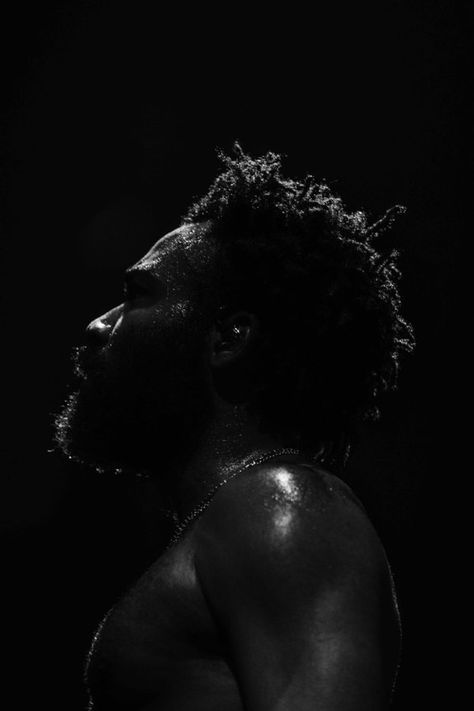 Black And White Childish Gambino, Childish Gambino Aesthetic Pfp, Donald Glover Photoshoot, Childish Gambino Photoshoot, Childish Gambino Black And White, Childish Gambino Tattoo Ideas, Donald Glover Wallpaper, Childish Gambino Concert, Childish Gambino Album Cover