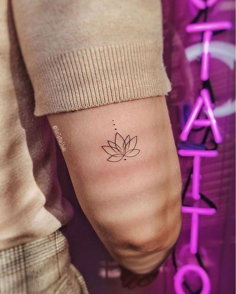 Tiny Tattoo, Lotusblume Tattoo, Small Tattoos For Girls, Small Lotus Tattoo, Tattoos For Girls, Small Girl Tattoos, Small Tattoos Simple, Small Hand Tattoos, Wrist Tattoos For Women